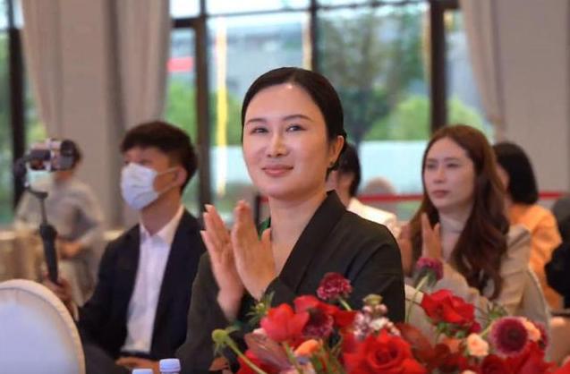 展现了杜星霖的“窘境”刘晓庆果然没说错PG电子麻将胡了2和张纪中的一趟旅游(图17)